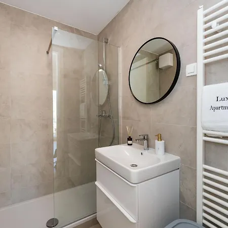 דירה Luxury Niko - Garage Space And Panoramic View