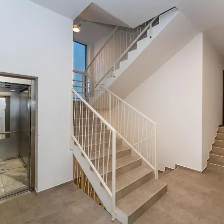 아파트 Luxury Niko - Garage Space And Panoramic View 자다르